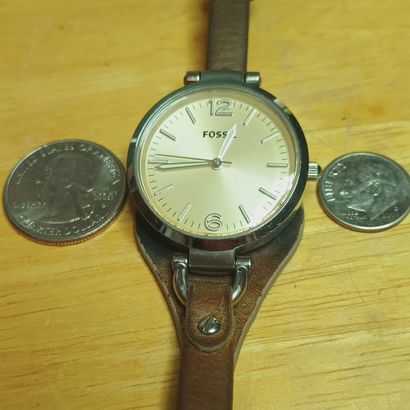 X Fossil Georgia Ladies watch SS case gold tone dial 3 hand movement Arabic